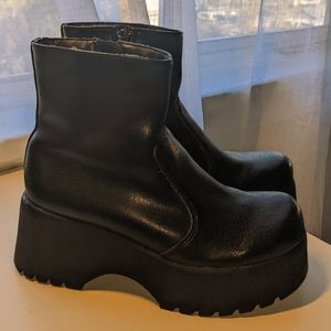 vintage platform boots - size 6.5